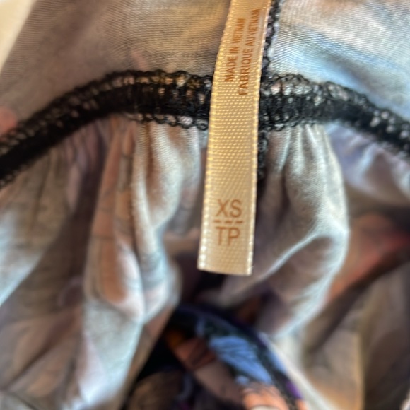 Free people, flowered shirt, with bowtie sleeves - Picture 6 of 8